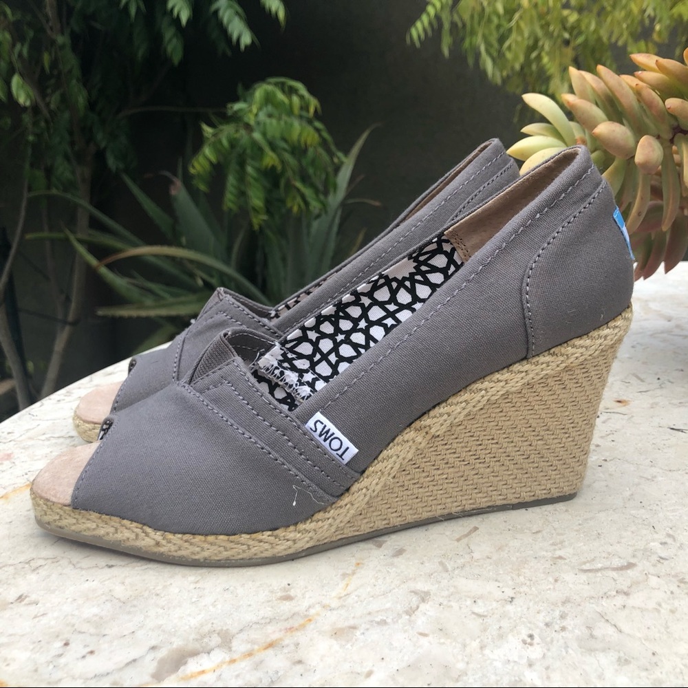 Ash Gray Classic Tom Wedges | Never Worn